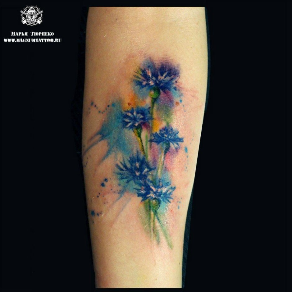 Cornflowers. #neotraditional... - Lova Eklöf Tattooer | Facebook