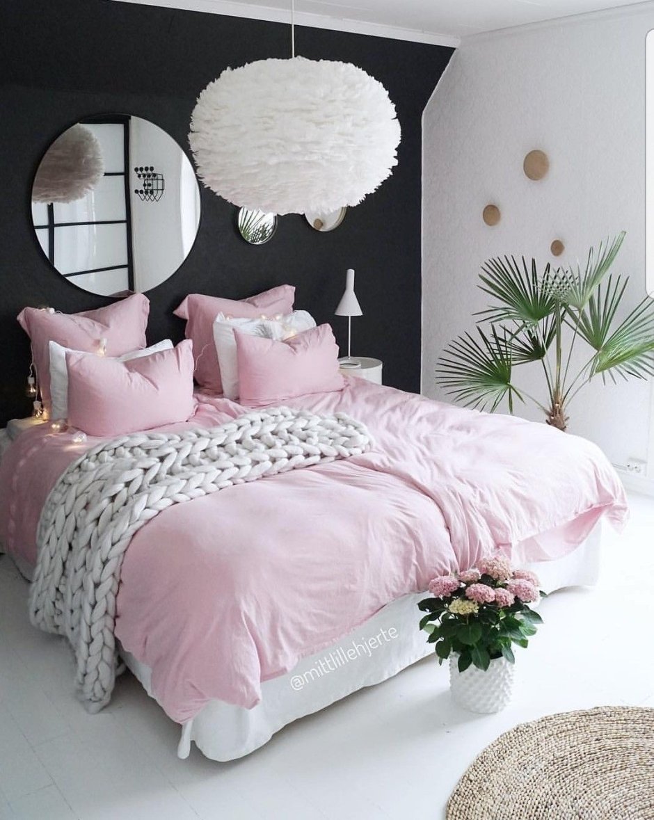 Bedroom bed pink