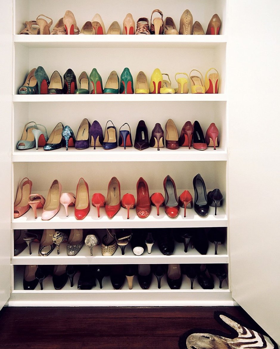 Shoe closet