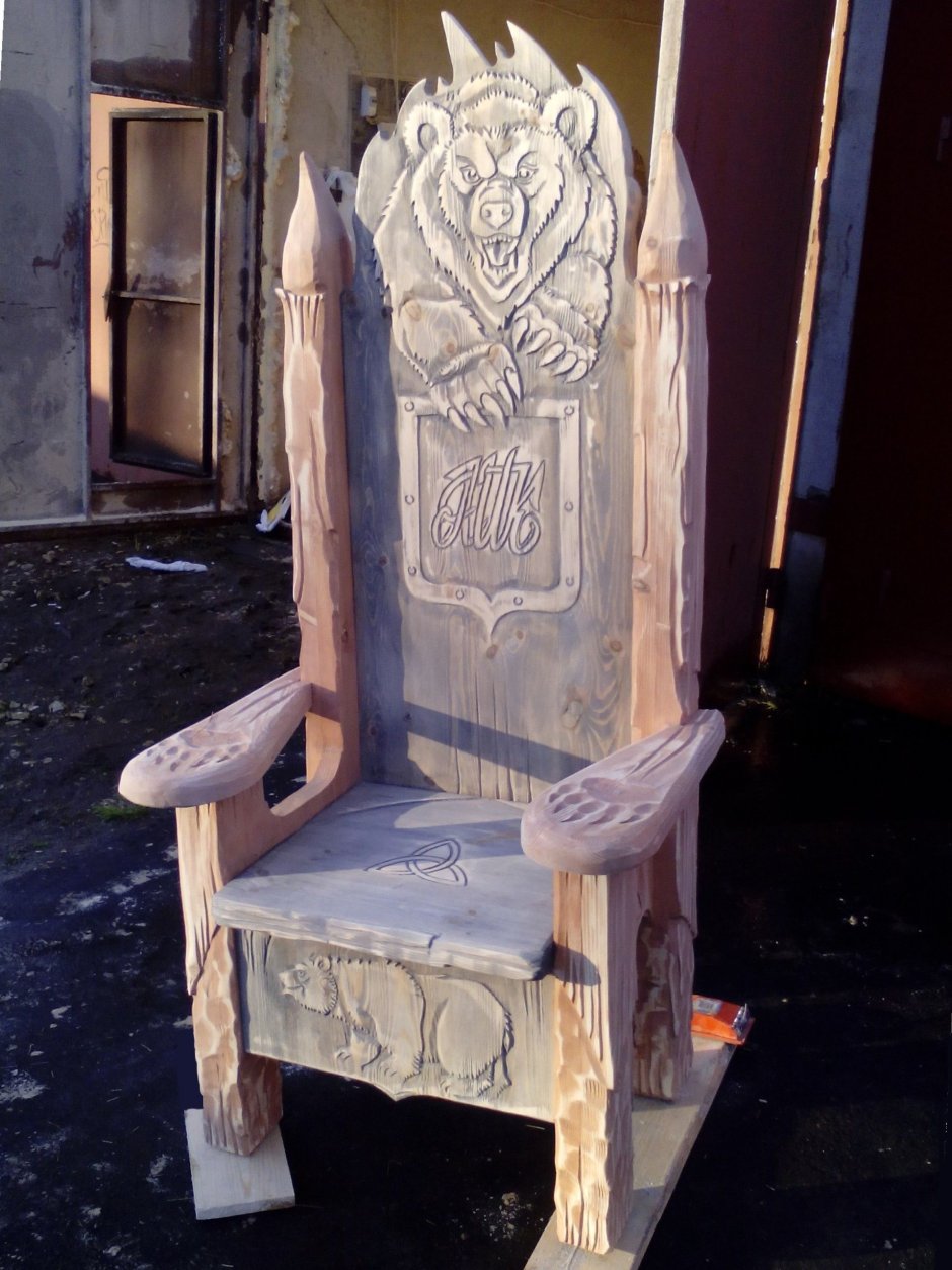 Throne wood