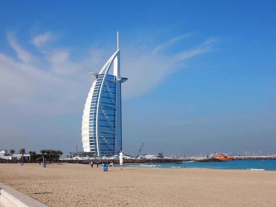 Dubai sail building