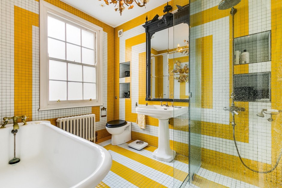 Bathroom yellow