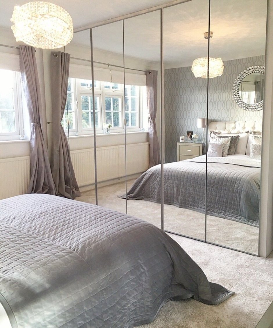 Long mirror bedroom
