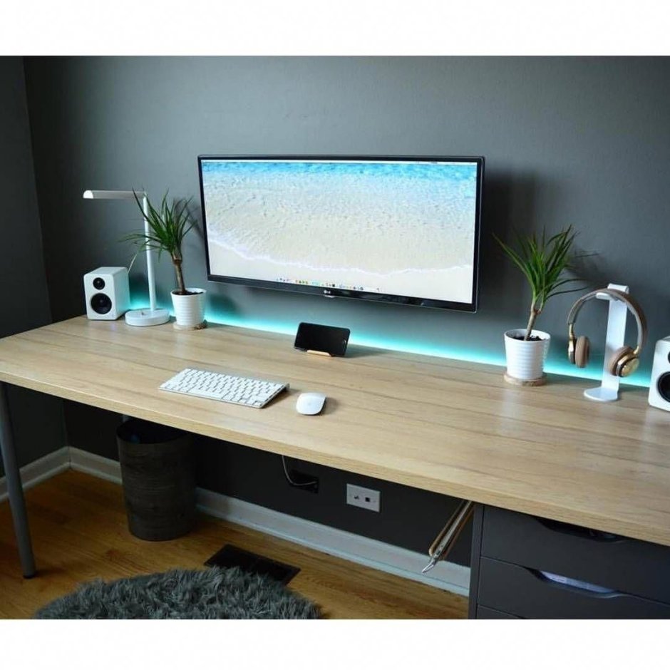 Long desk table