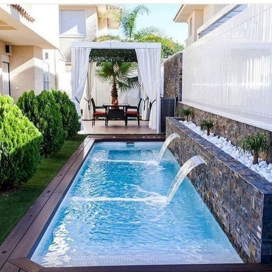 Dubai swimming pool