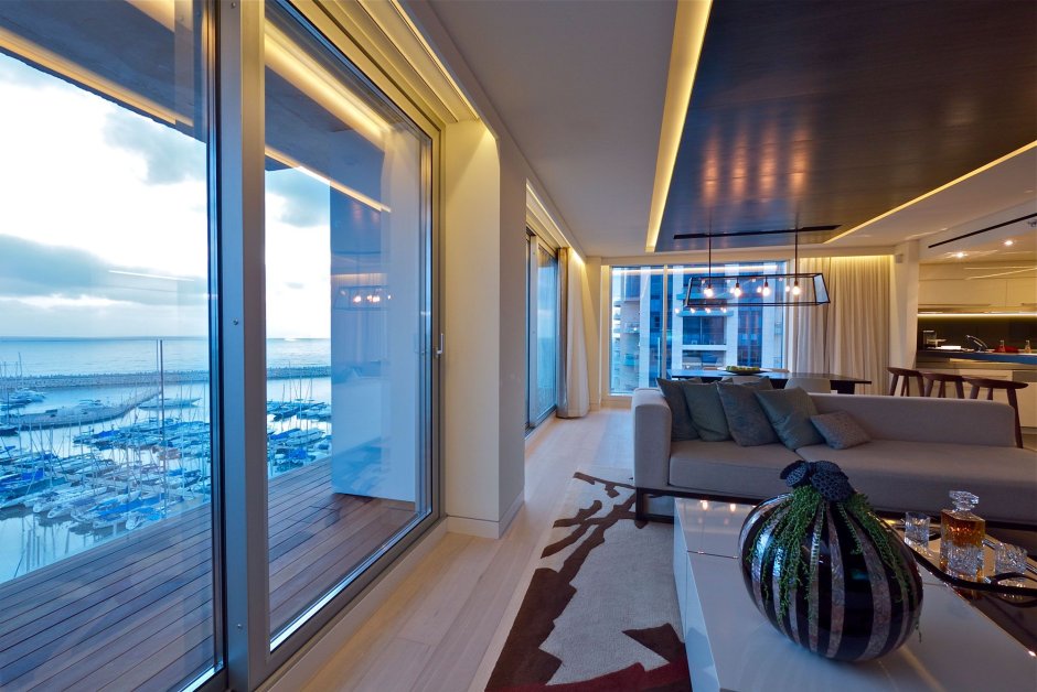 Apartment overlooking the sea