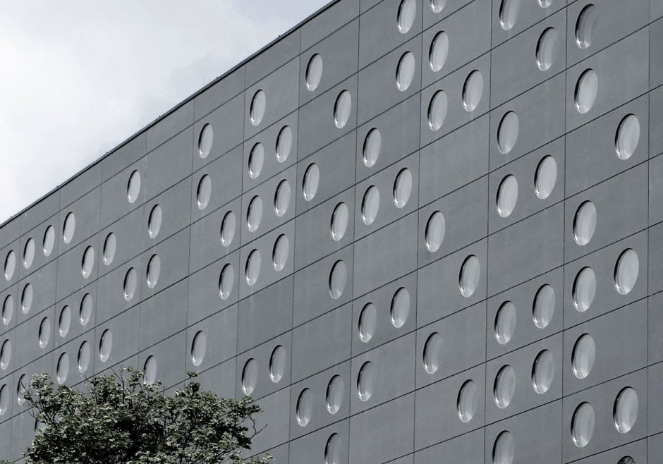 Facade perforated