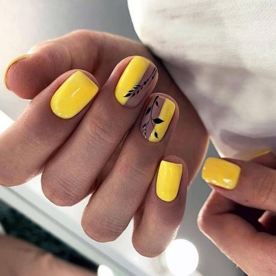 Summer lilac yellow nail design. Stock Photo by ©marigo 148309249