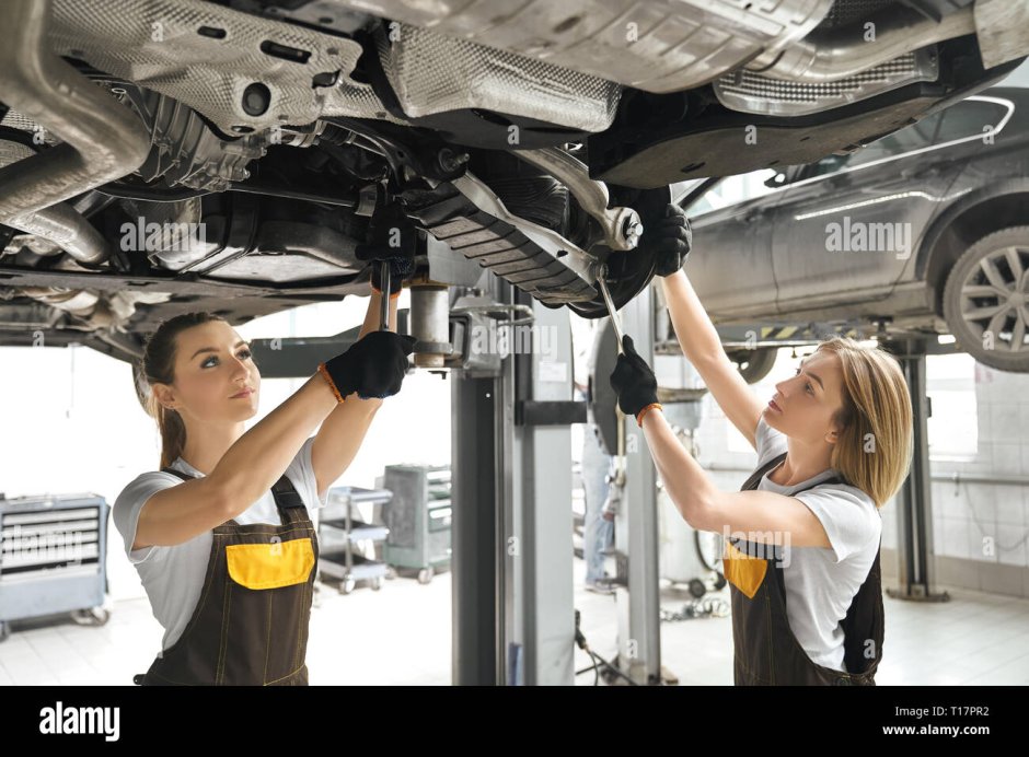 Auto mechanic woman