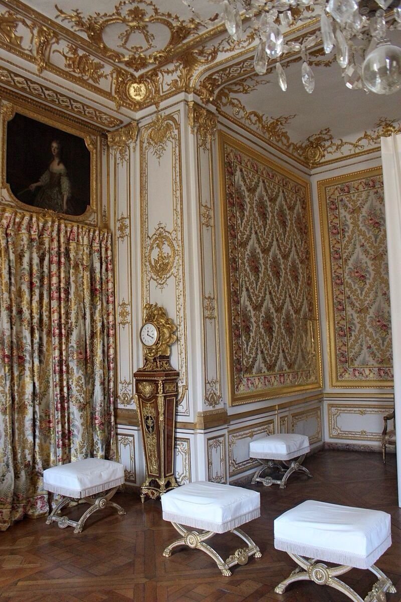 Rooms in versailles palace