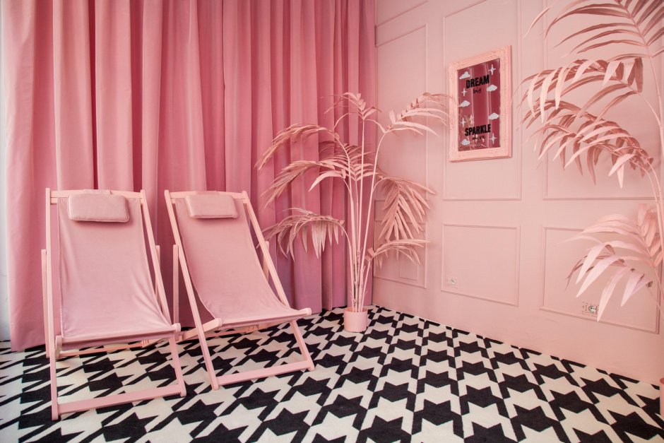 Sulking room pink gamma