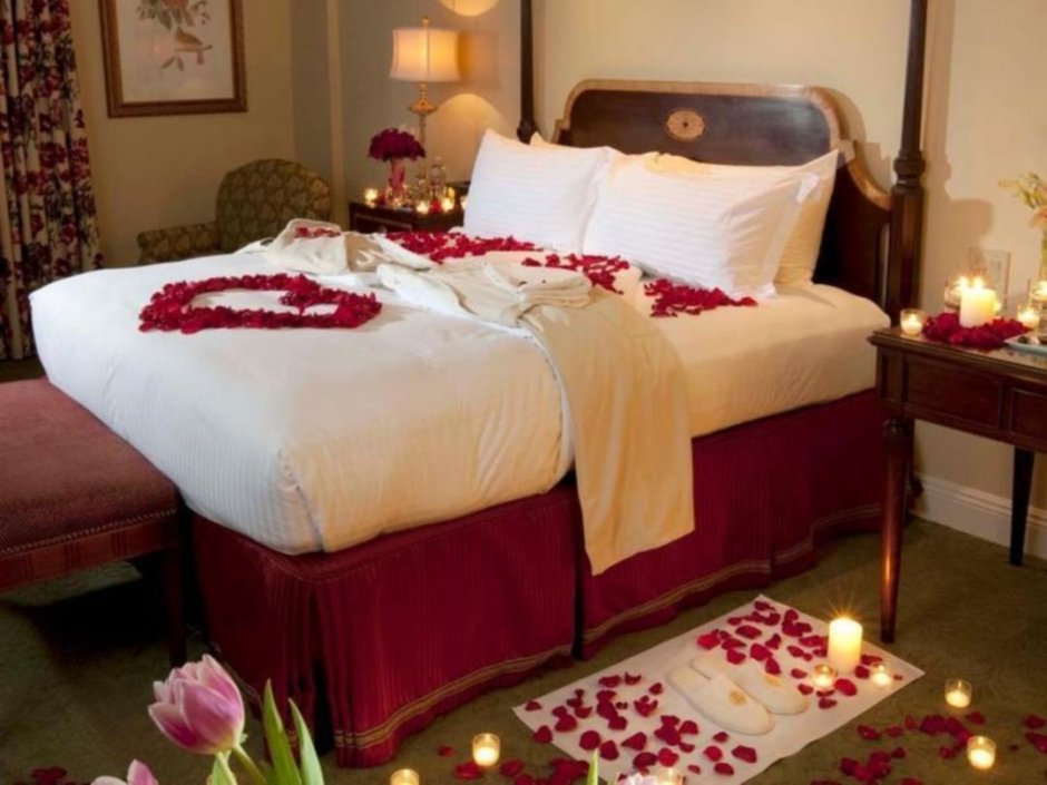 How to decorate a romantic hotel room