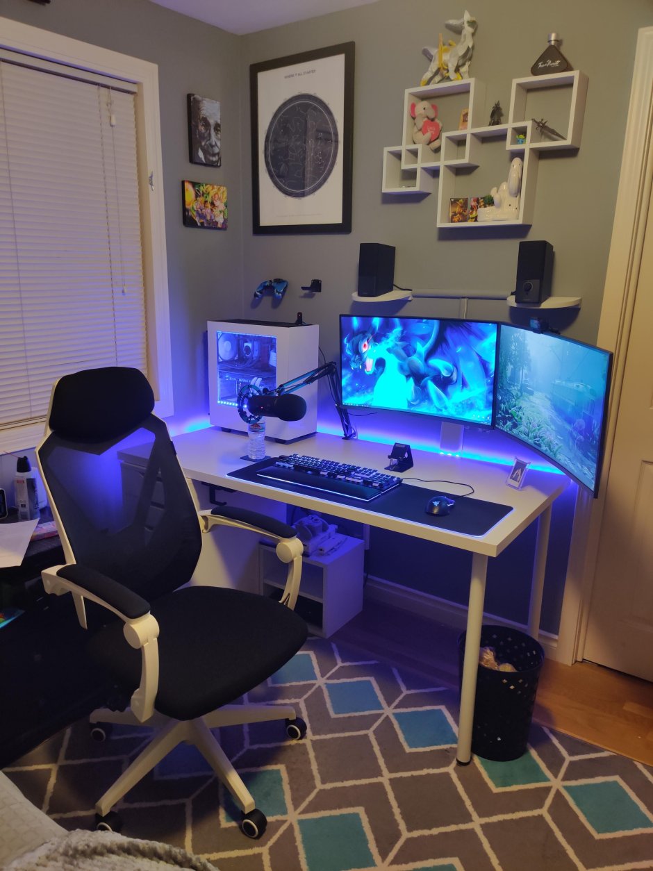 Small gaming room setup