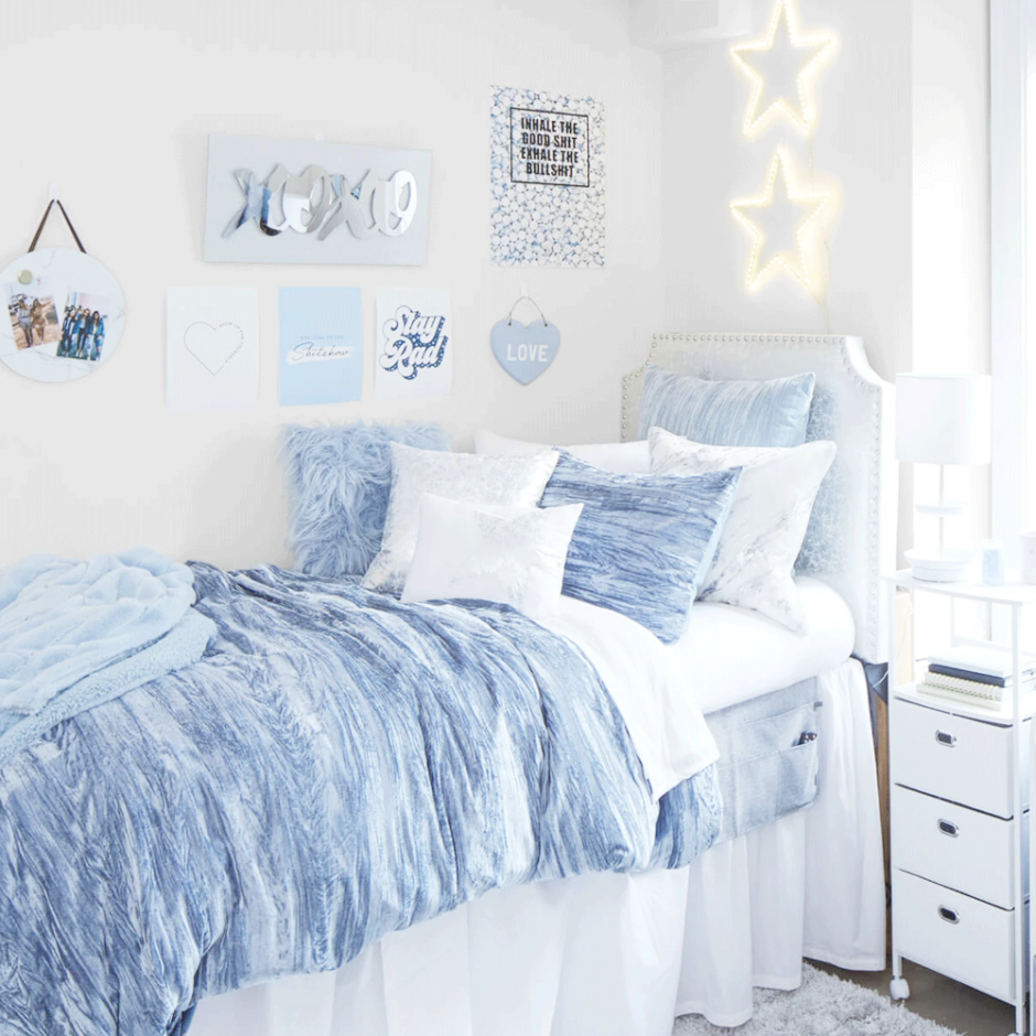 Light blue dorm room ideas
