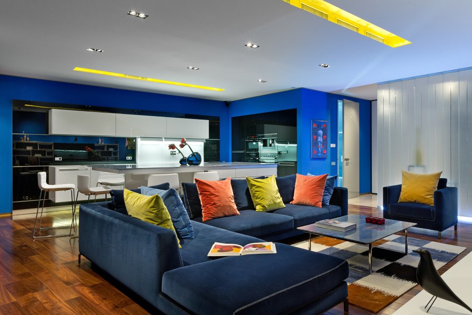 Blue and yellow living room design