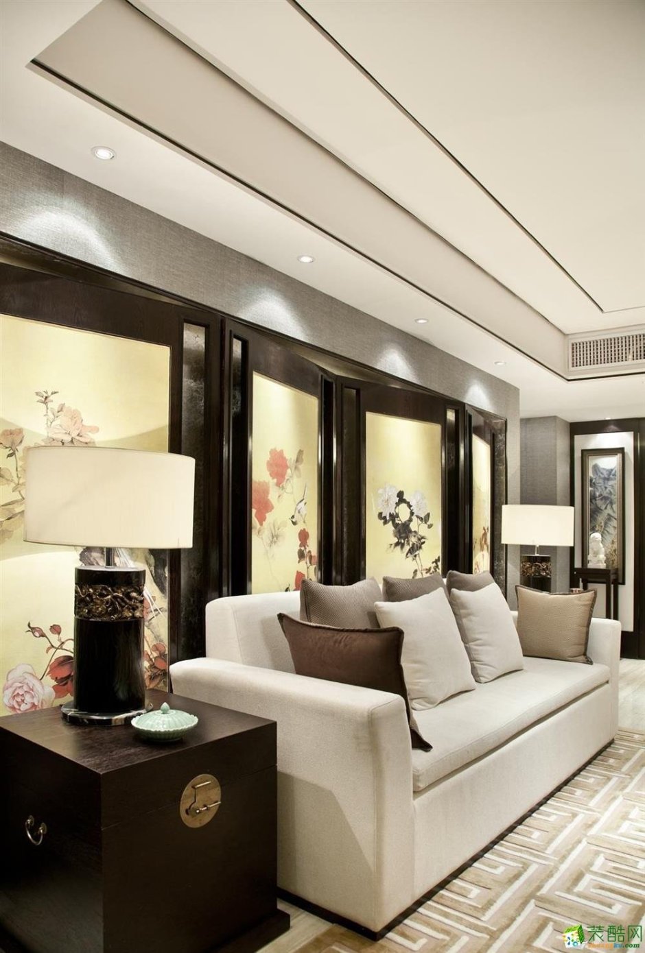 Modern oriental living room