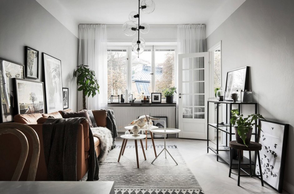 Black and white scandinavian living room
