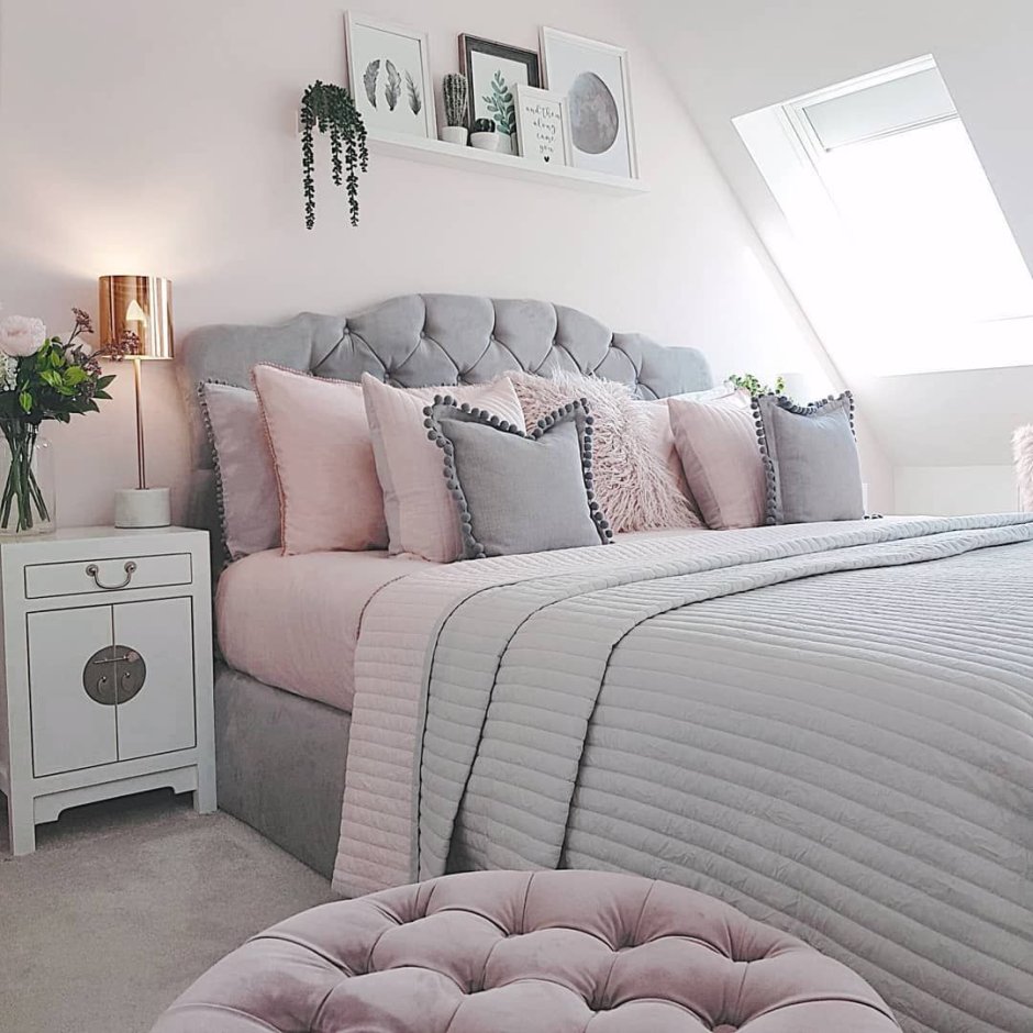 Peach and white room