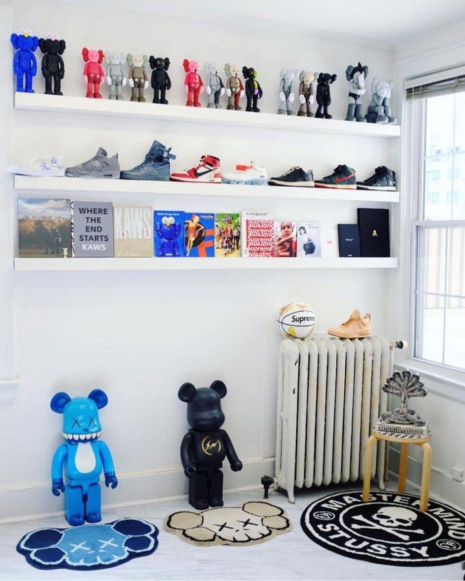 27 Collectors ideas  art toy, hypebeast room, kaws wallpaper