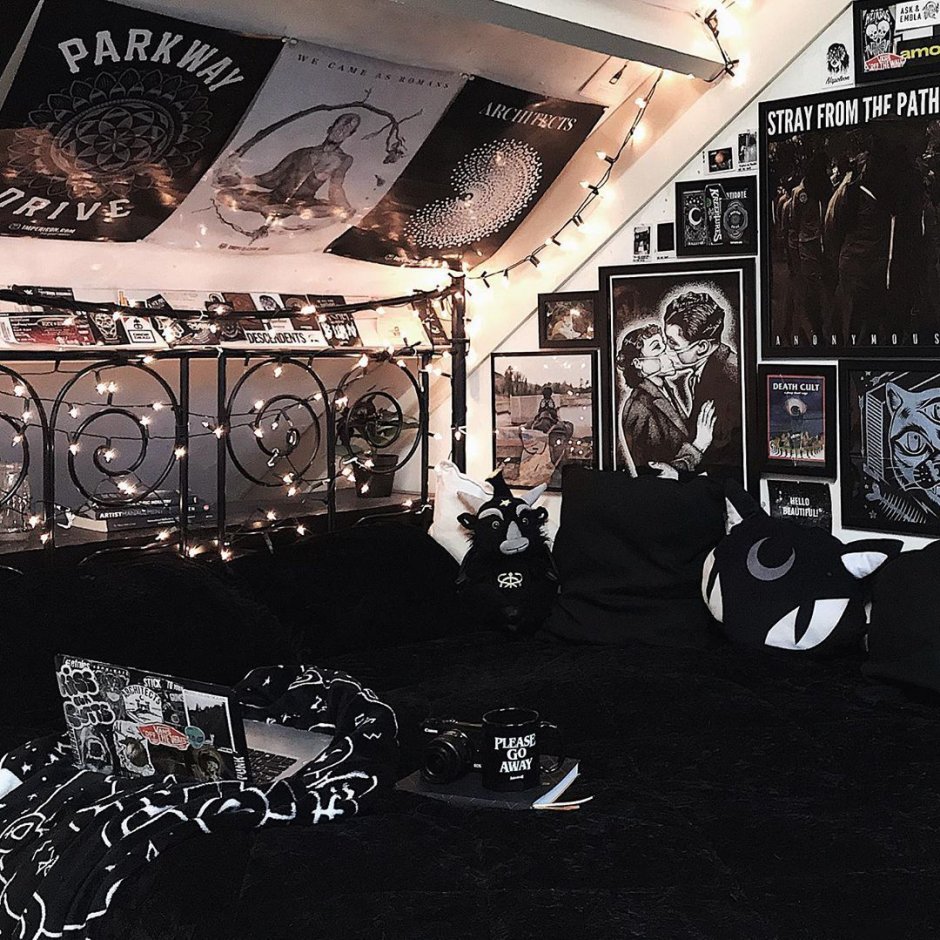 Grunge room decor