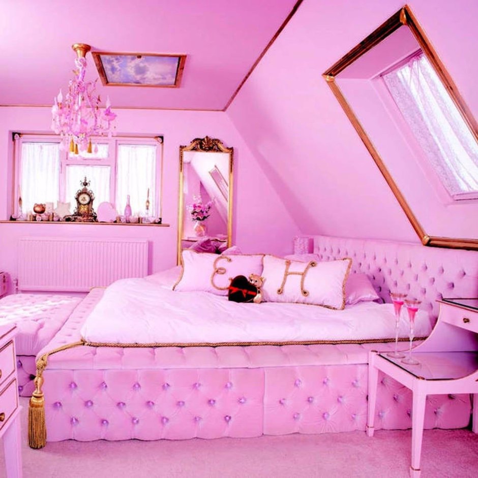 Hot pink room