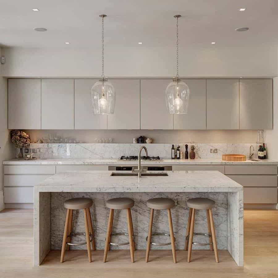 Marble design in kitchen