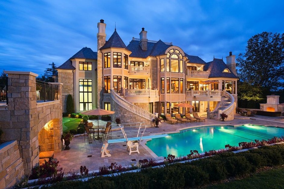 World most big house