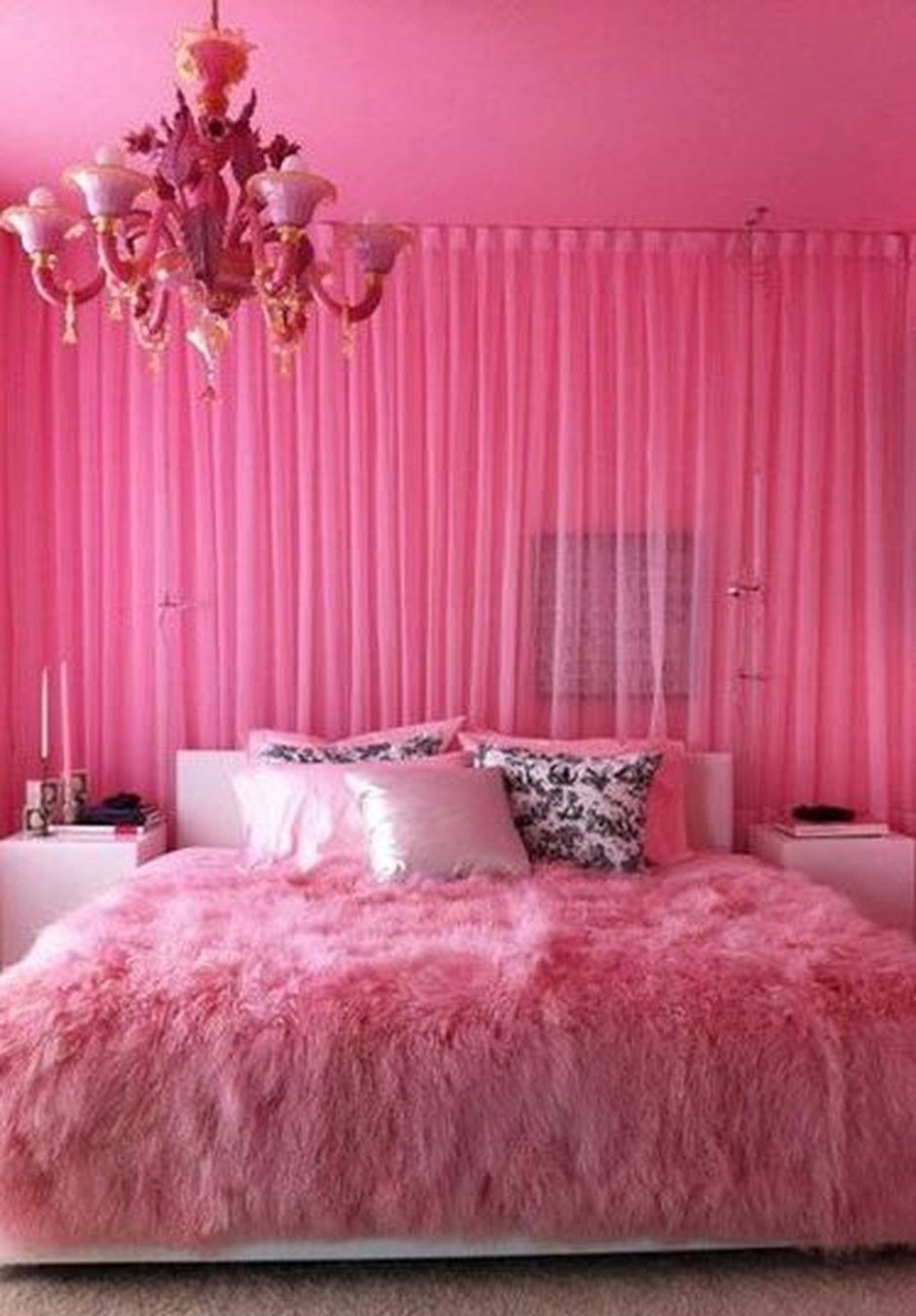 Light pink color in room